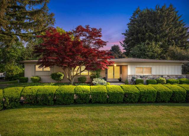 Property at 16139 Andover Dr, Clinton Township, MI 48035, 3 beds, 2.5 baths