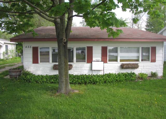 Property at 438 N Shore Dr, Crystal, MI 48818, 3 beds, 1 bath