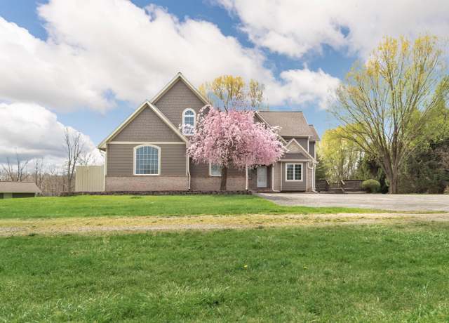 Property at 7415 S Kearney Rd, Whitmore Lake, MI 48189, 4 beds, 3.5 baths