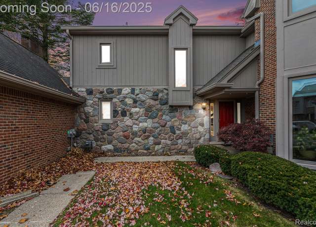 Property at 1188 Stonecrest Dr, Bloomfield Hills, MI 48302, 3 beds, 3 baths