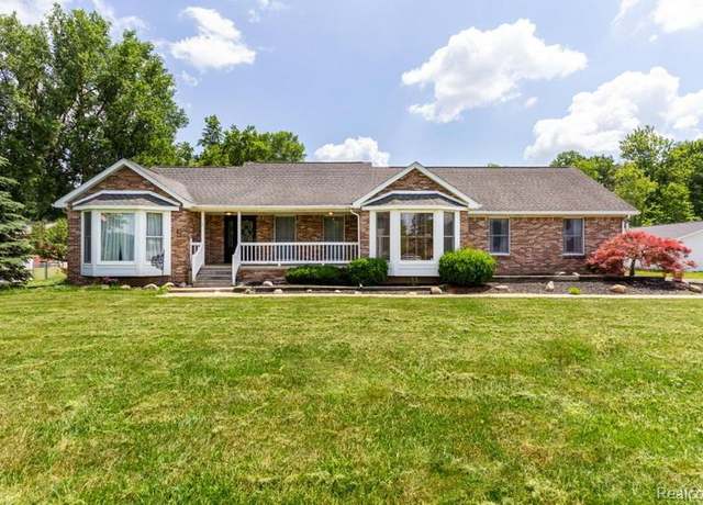 Property at 26429 Inkster Rd, Flat Rock, MI 48134, 4 beds, 3.5 baths