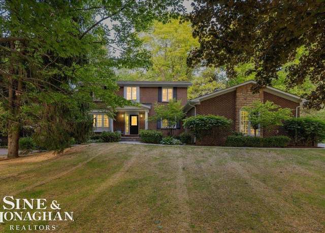 Property at 55266 Lordona Ln, Shelby Twp, MI 48315, 5 beds, 3.5 baths
