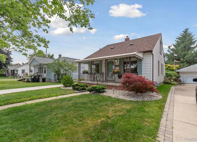 Property at 1766 Cora St, Wyandotte, MI 48192, 3 beds, 1.5 baths