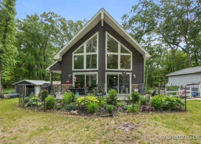Property at 5980 Division St, Newaygo, MI 49337, 2 beds, 3 baths