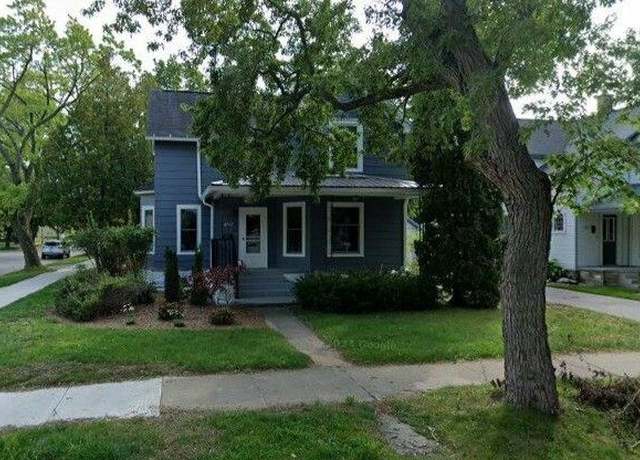 Property at 403 W 11th St, Traverse City, MI 49684, 4 beds, 2 baths