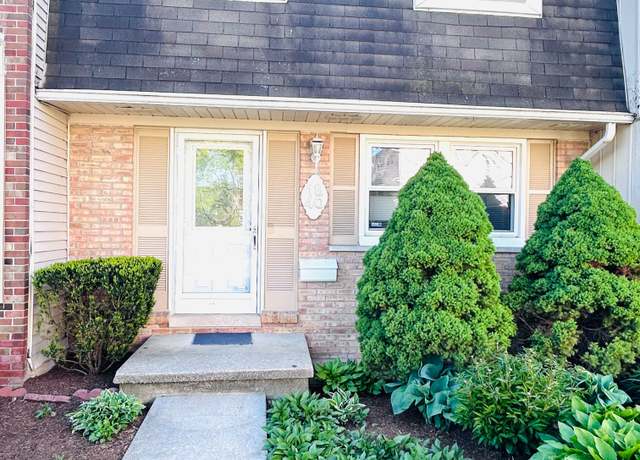 Property at 1840 Brentwood Dr, Troy, MI 48098, 3 beds, 1.5 baths