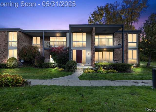 Property at 4041 W Maple Rd, Bloomfield Hills, MI 48301, 2 beds, 2 baths