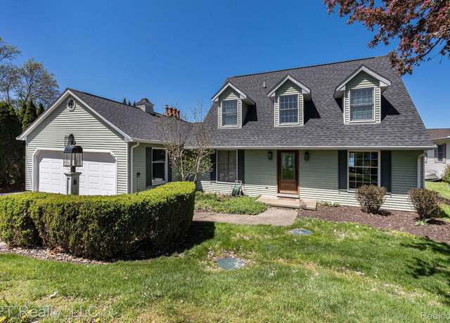 Property at 9528 Silverside Dr, Green Oak Township, MI 48178, 3 beds, 2.5 baths