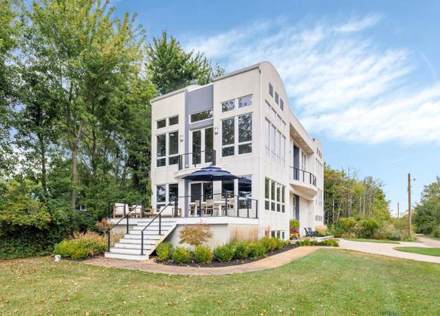 Property at 7259 Miami Ave, South Haven, MI 49090, 5 beds, 5.5 baths