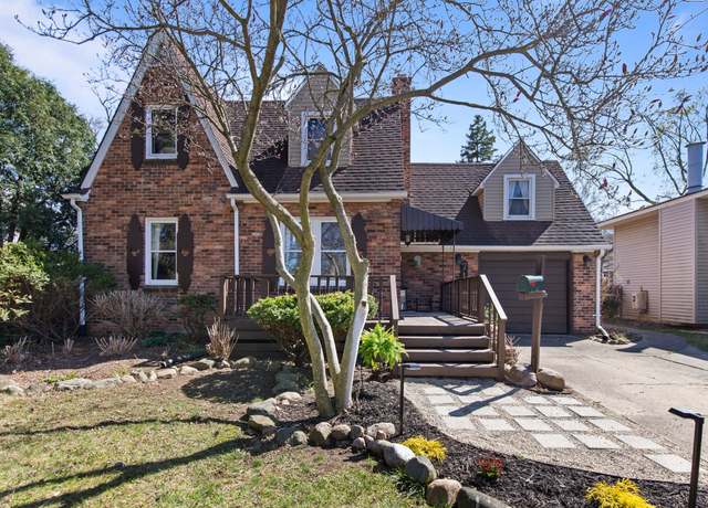 Property at 716 Woodlawn Ave, Royal Oak, MI 48073, 3 beds, 2 baths