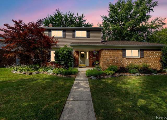 Property at 7406 Sussex Dr, Canton, MI 48187, 3 beds, 1.5 baths