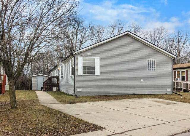 Property at 24465 Manchester Dr, Flat Rock, MI 48134, 4 beds, 2 baths