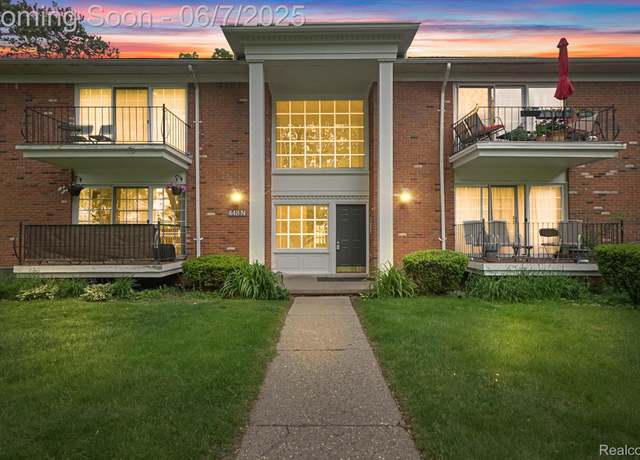 Property at 448 Fox Hills Dr N #6, Bloomfield Hills, MI 48304, 2 beds, 2 baths