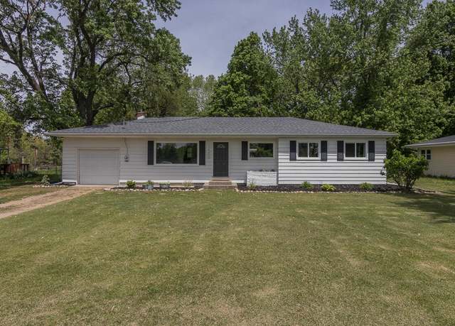 Property at 32300 56th Ave, Paw Paw, MI 49079, 3 beds, 1.5 baths