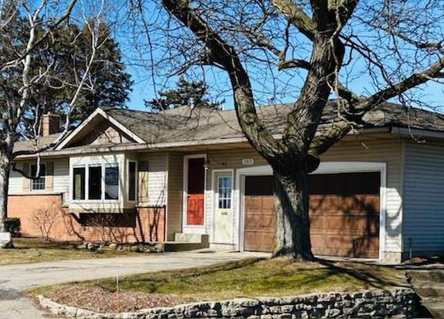 Property at 11813 Port Sheldon St, Holland, MI 49424, 3 beds, 1.5 baths