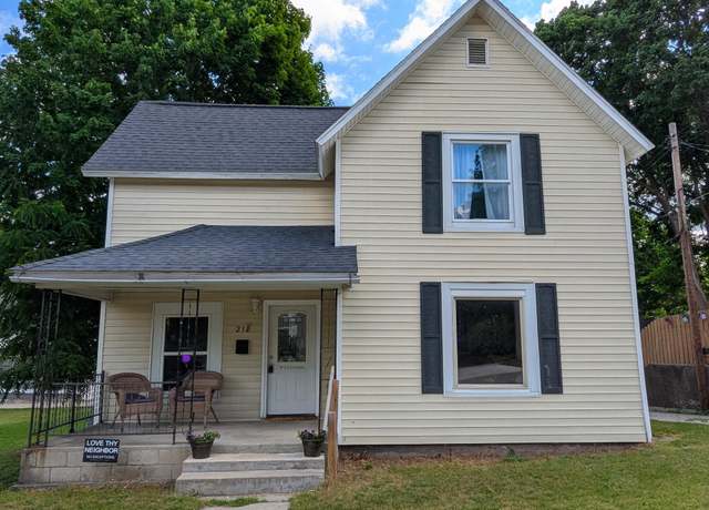 Property at 218 N Simons St, Cadillac, MI 49601, 3 beds, 1.5 baths