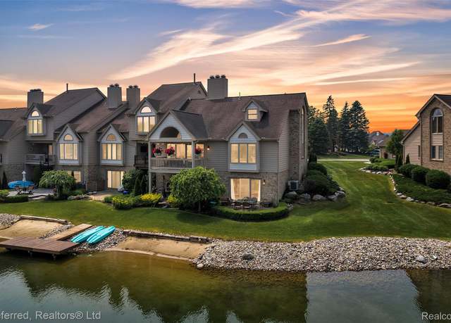 Property at 18112 Blue Heron Pointe Dr, Northville, MI 48168, 3 beds, 3.5 baths
