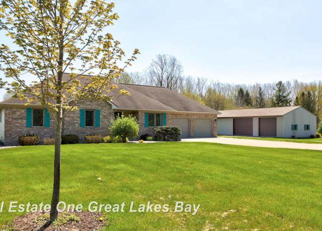 Property at 3562 N Gleaner Rd, Freeland, MI 48623, 3 beds, 2 baths