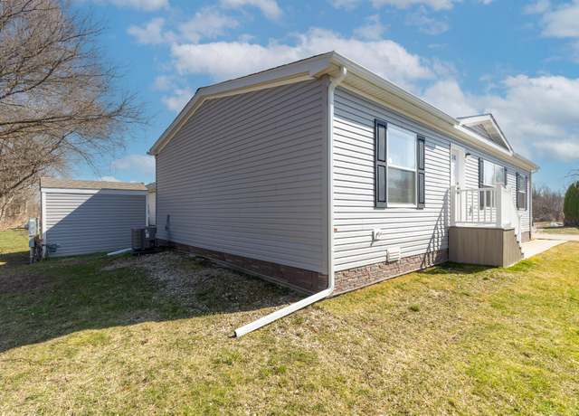 Property at 1181 Maple Leaf Ct #29, Charlotte, MI 48813, 3 beds, 2 baths
