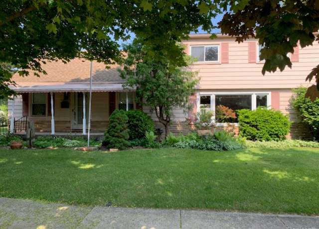 Property at 28511 Hillview St, Roseville, MI 48066, 4 beds, 1.5 baths