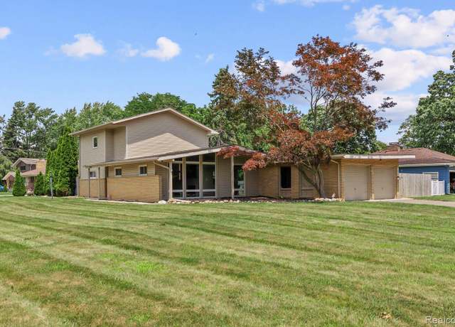Property at 18720 Blue Skies St, Livonia, MI 48152, 3 beds, 2 baths