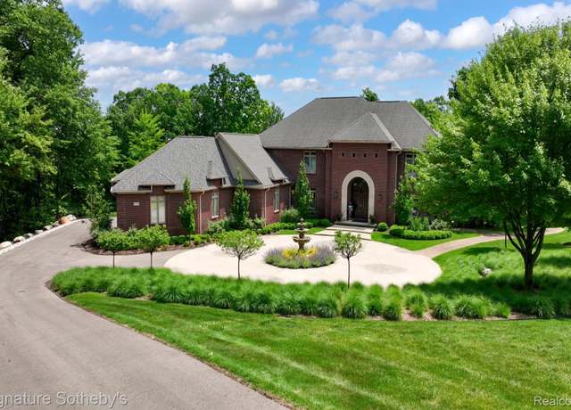 Property at 5001 Forest Valley Dr, Clarkston, MI 48348, 6 beds, 7 baths