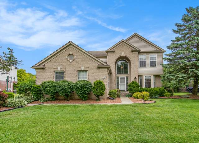 Property at 3075 Greenwich Ct, Canton, MI 48188, 4 beds, 2.5 baths