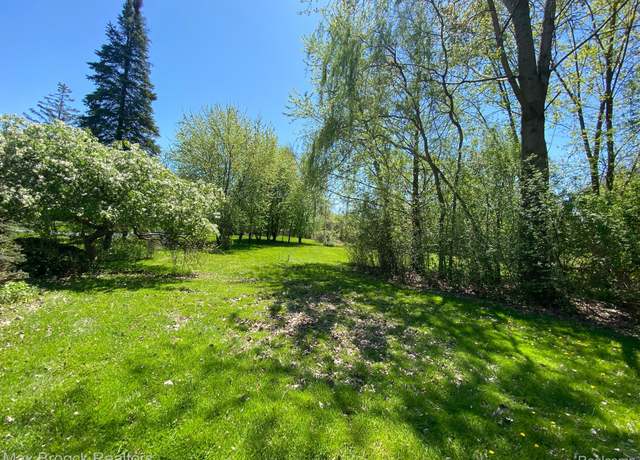 Property at 3648 Shallow Brook Dr, Bloomfield Hills, MI 48302