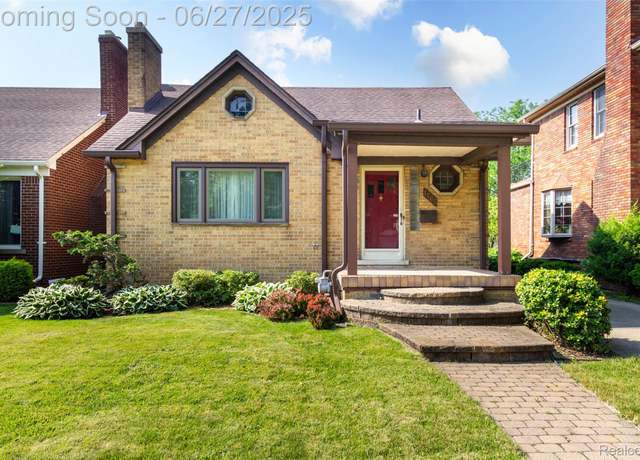 Property at 1565 Superior Blvd, Wyandotte, MI 48192, 3 beds, 2.5 baths