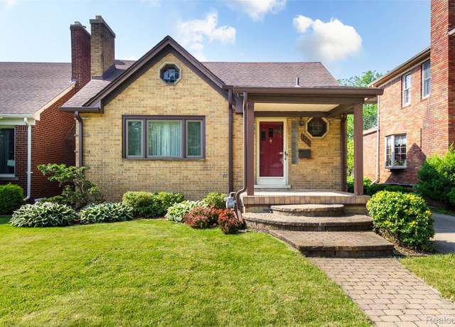 Property at 1565 Superior Blvd, Wyandotte, MI 48192, 3 beds, 2.5 baths