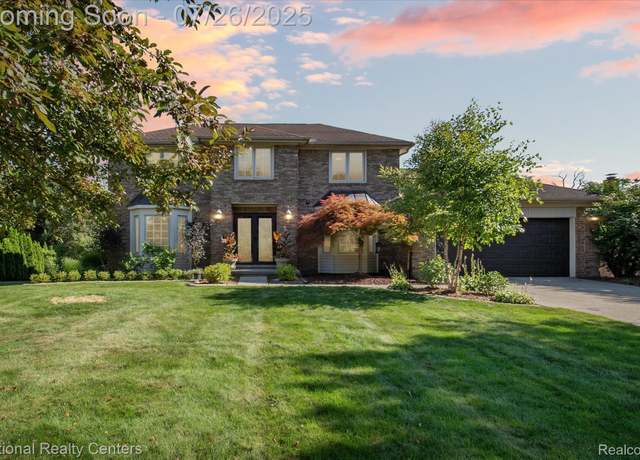 Property at 35229 Vargo St, Livonia, MI 48152, 5 beds, 3.5 baths