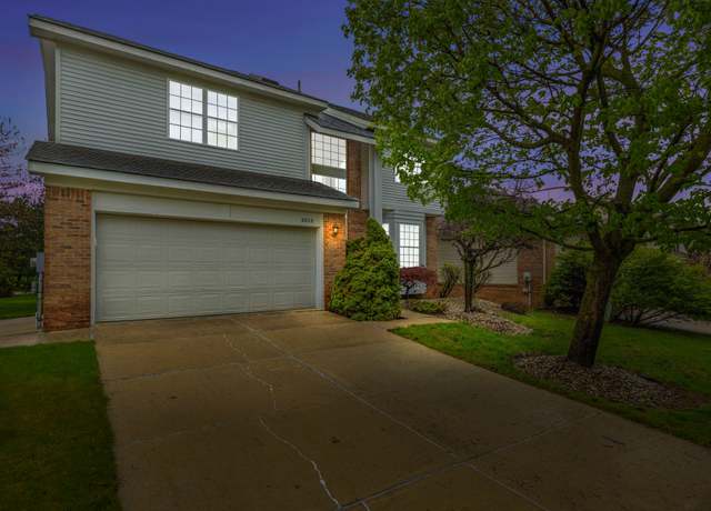 Property at 4828 Carrington Dr, Rochester, MI 48306, 3 beds, 2.5 baths