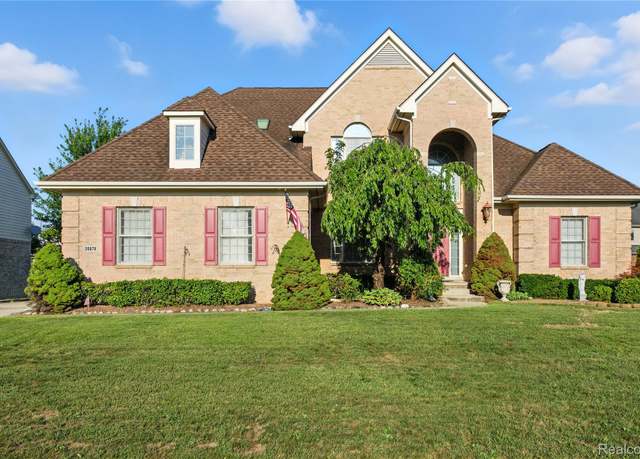 Property at 20678 Chestnut Cir, Livonia, MI 48152, 5 beds, 4.5 baths