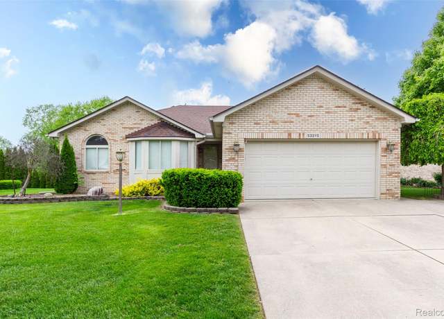Property at 53395 Andrew Cir, New Baltimore, MI 48047, 3 beds, 2 baths