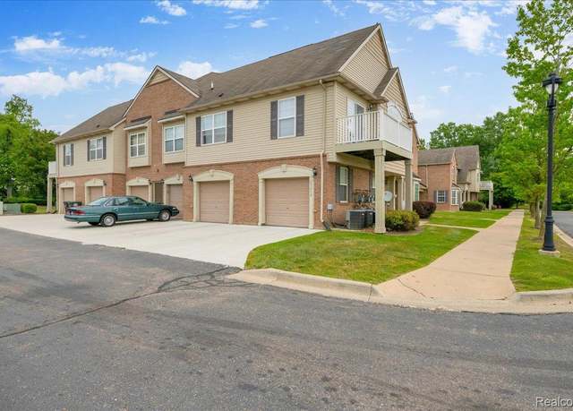 Property at 23450 Ridgeview St, Taylor, MI 48180, 2 beds, 2.5 baths