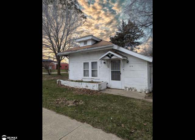 Property at 614 S Saginaw St, Lapeer, MI 48446, 2 beds, 1 bath