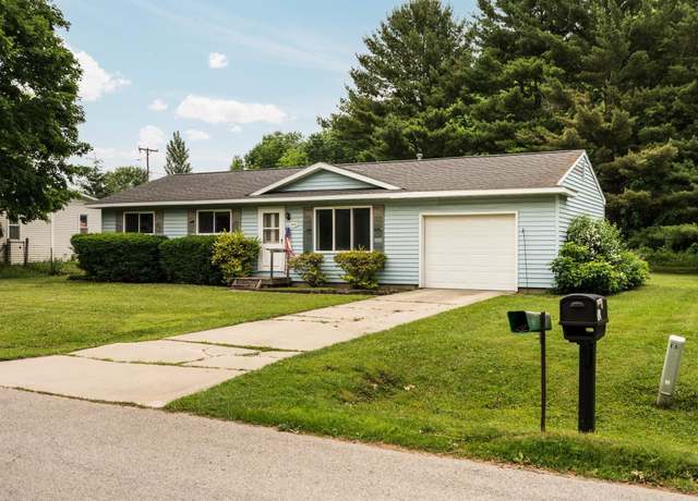 Property at 1452 Silverwood Dr, Traverse City, MI 49685, 3 beds, 1 bath