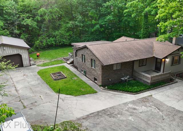 Property at 2047 Hickory Dr, Lapeer, MI 48446, 3 beds, 2 baths