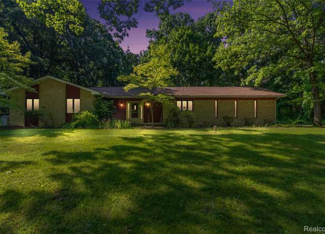 Property at 250 Scottshill Rd, Milford Charter Township, MI 48381, 3 beds, 2 baths