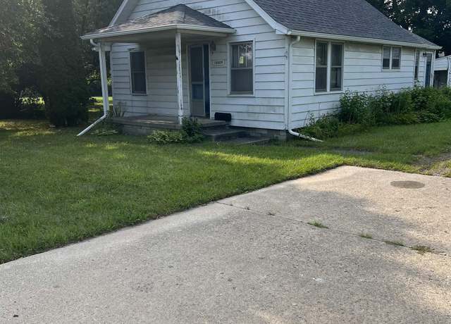 Property at 18809 Huron River Dr, Rockwood, MI 48173, 2 beds, 1 bath