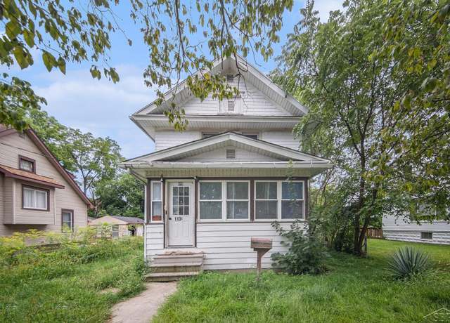 Property at 113 E Robinson St, Jackson, MI 49203, 3 beds, 1 bath