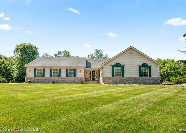 Property at 5037 Scheuners Way, Howell, MI 48843, 3 beds, 2.5 baths