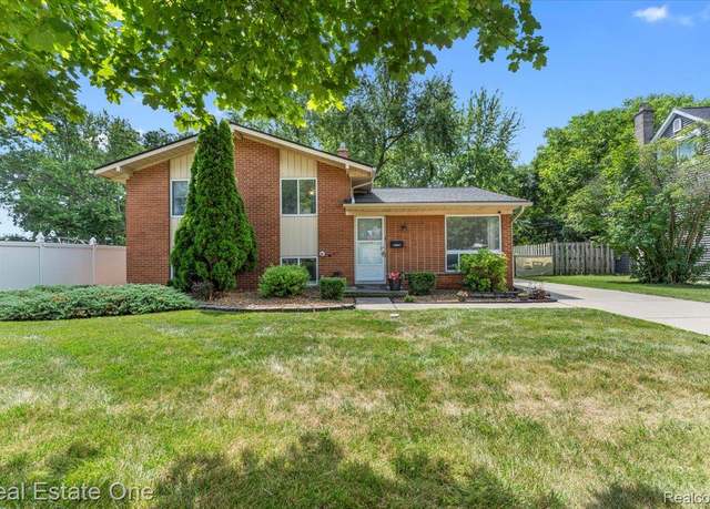Property at 31817 Lafler Dr, Rockwood, MI 48173, 3 beds, 2 baths