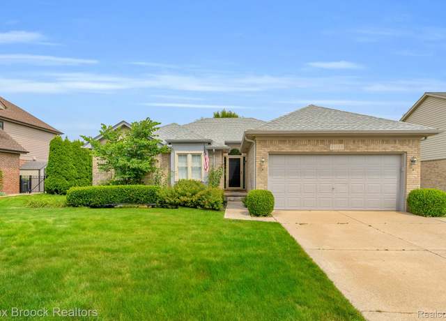 Property at 21125 Forest Villa Dr, Macomb Township, MI 48044, 3 beds, 2.5 baths