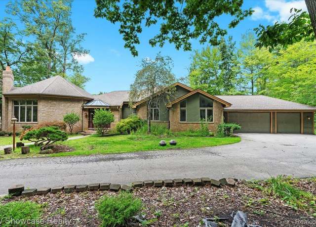 Property at 7950 Clement Rd, Village Of Clarkston, MI 48346, 3 beds, 2.5 baths