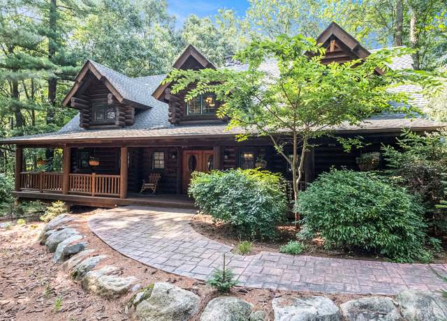 Property at 11245 Guyn Dr, Brighton, MI 48114, 3 beds, 4.5 baths