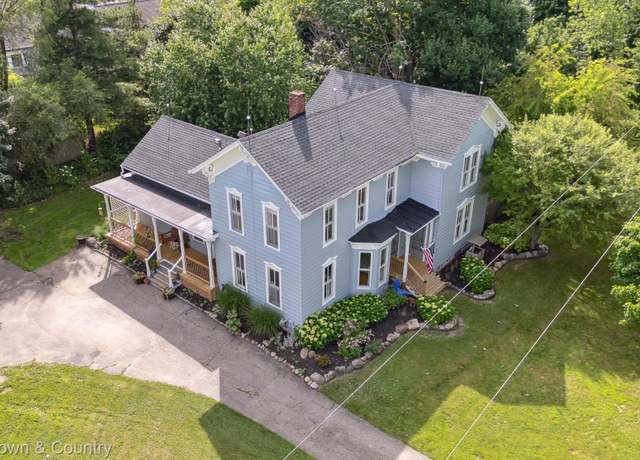 Property at 6501 River Rd, Flushing, MI 48433, 5 beds, 2.5 baths