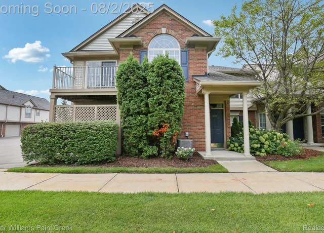 Property at 3574 Oakmonte Blvd, Rochester, MI 48306, 2 beds, 1 bath