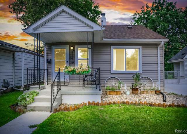 Property at 25171 Lawn St, Roseville, MI 48066, 2 beds, 1 bath