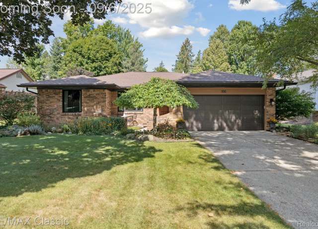 Property at 806 Abbey Ln, Milford Village, MI 48381, 3 beds, 2 baths